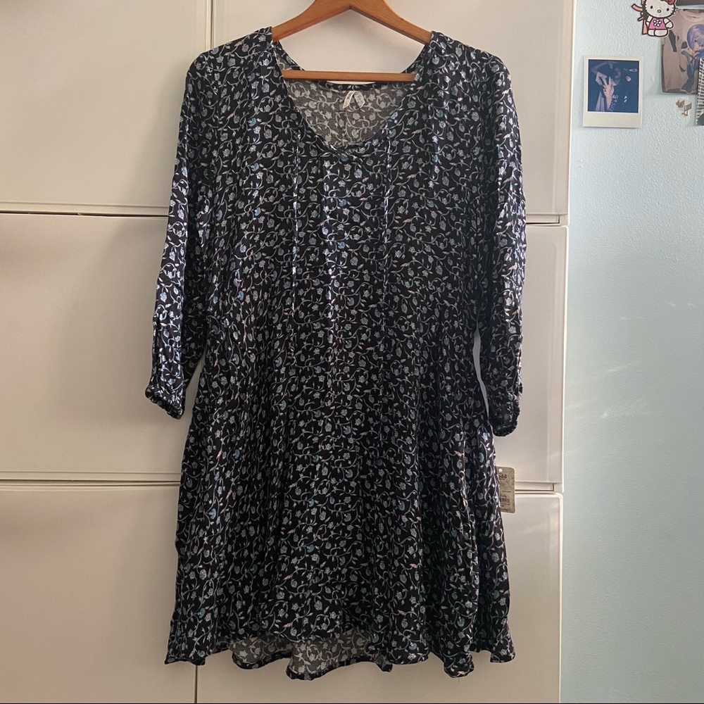 NWT Mudd Floral Flowy Dress sz L